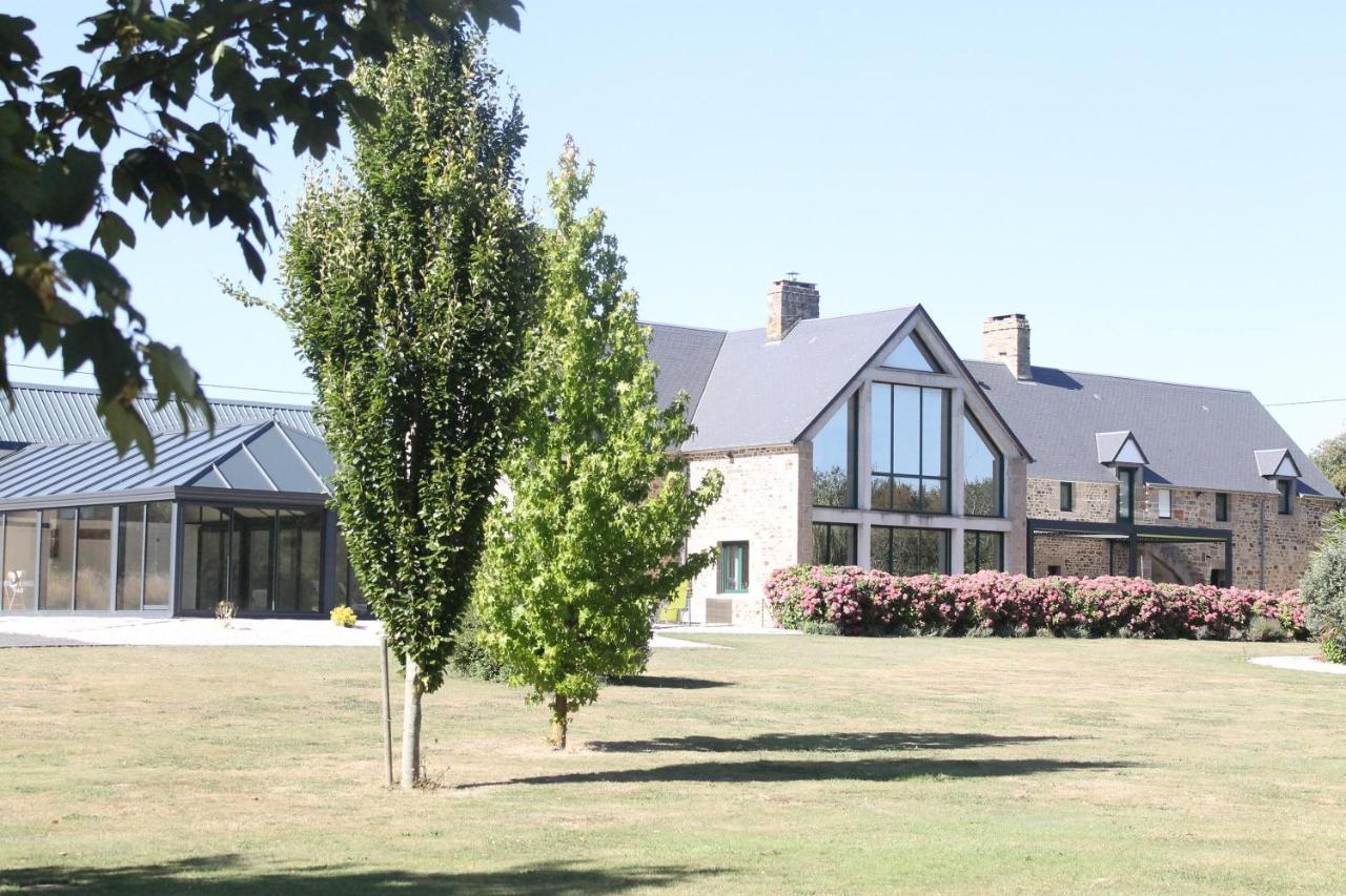Domaine du Jardin  Chambres d'hôtes Saint-Jean-de-la-Haize Extérieur photo