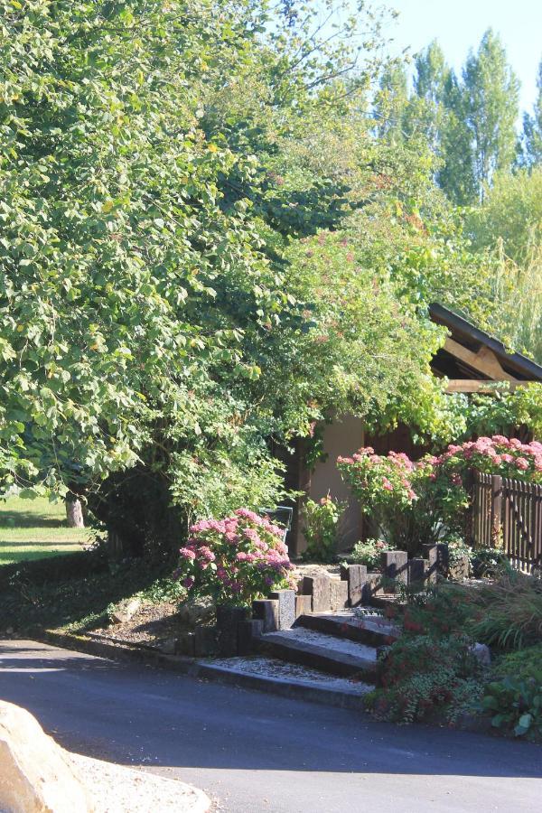 Domaine du Jardin  Chambres d'hôtes Saint-Jean-de-la-Haize Extérieur photo