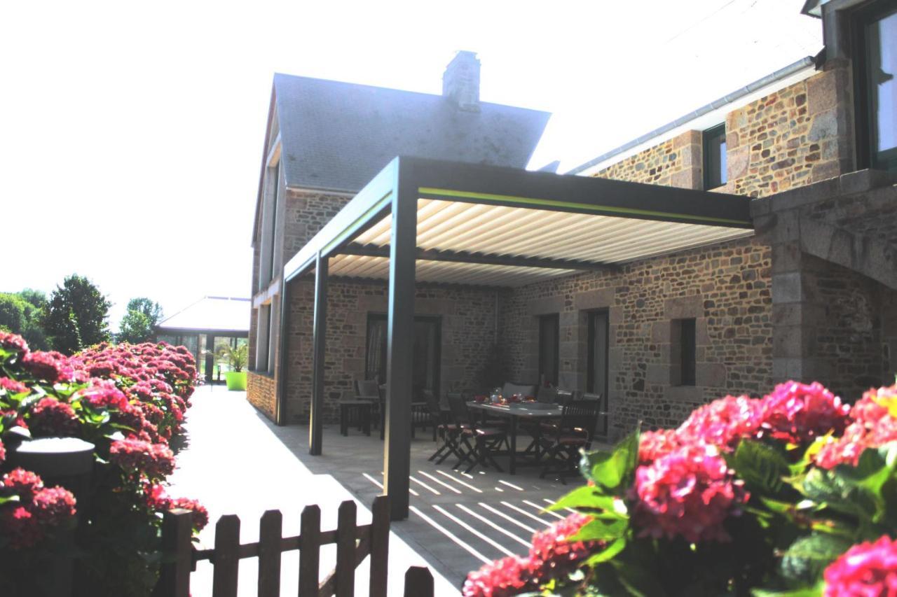 Domaine du Jardin  Chambres d'hôtes Saint-Jean-de-la-Haize Extérieur photo