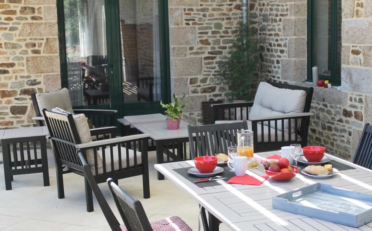 Domaine du Jardin  Chambres d'hôtes Saint-Jean-de-la-Haize Extérieur photo