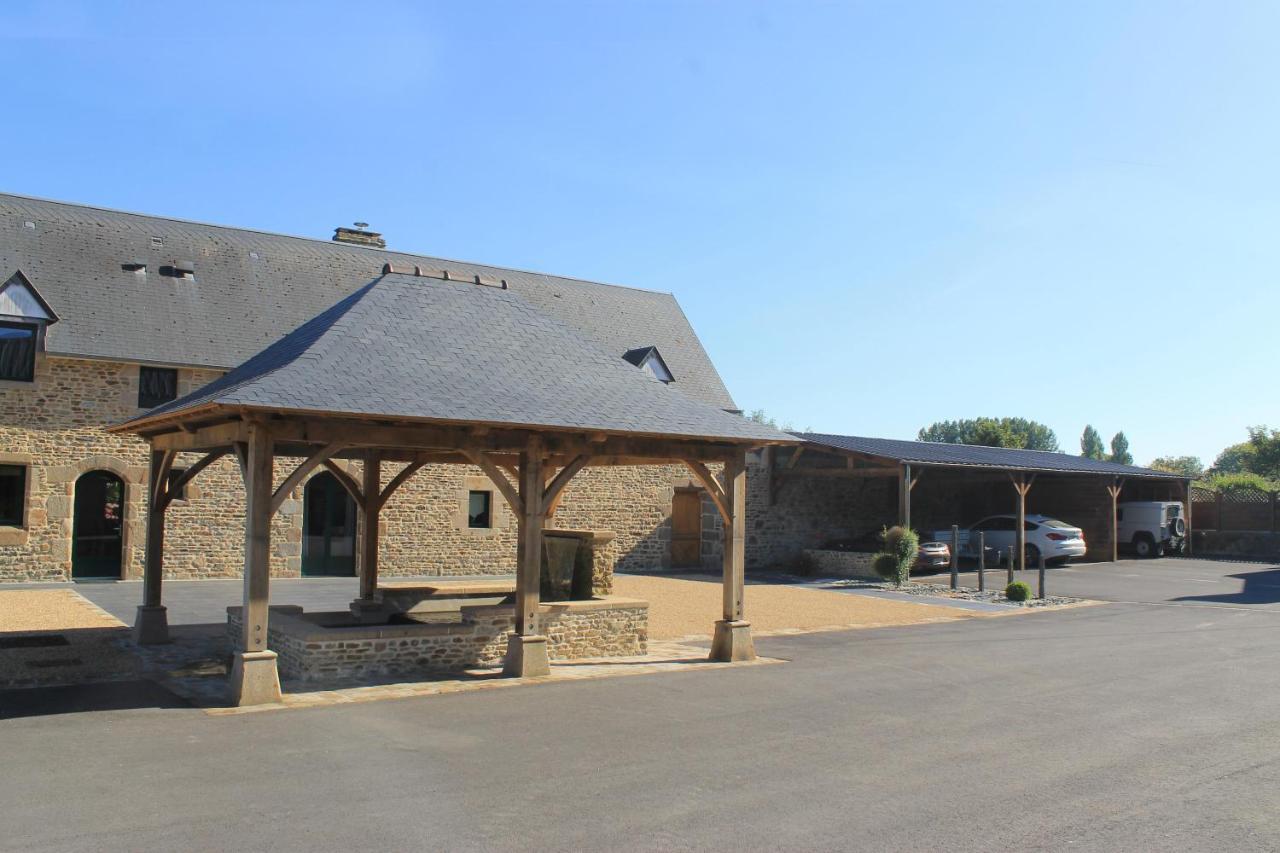 Domaine du Jardin  Chambres d'hôtes Saint-Jean-de-la-Haize Extérieur photo